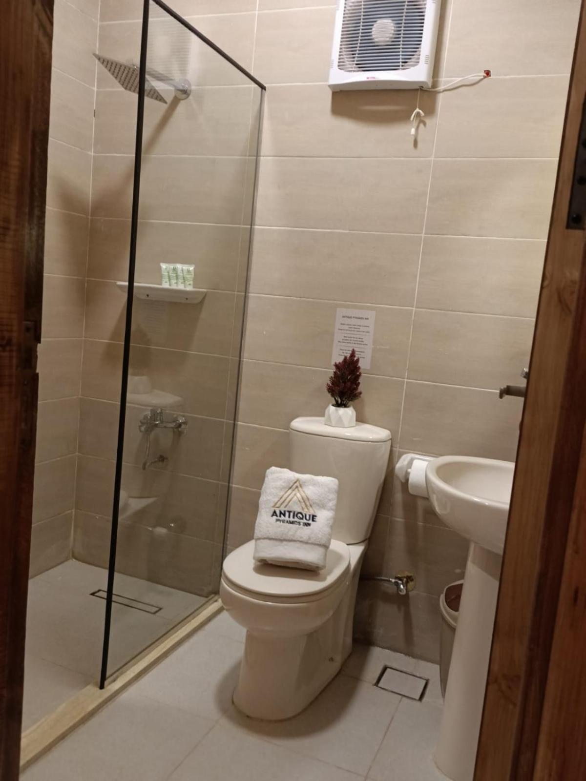 Antique Pyramids Inn Giza Phòng bức ảnh